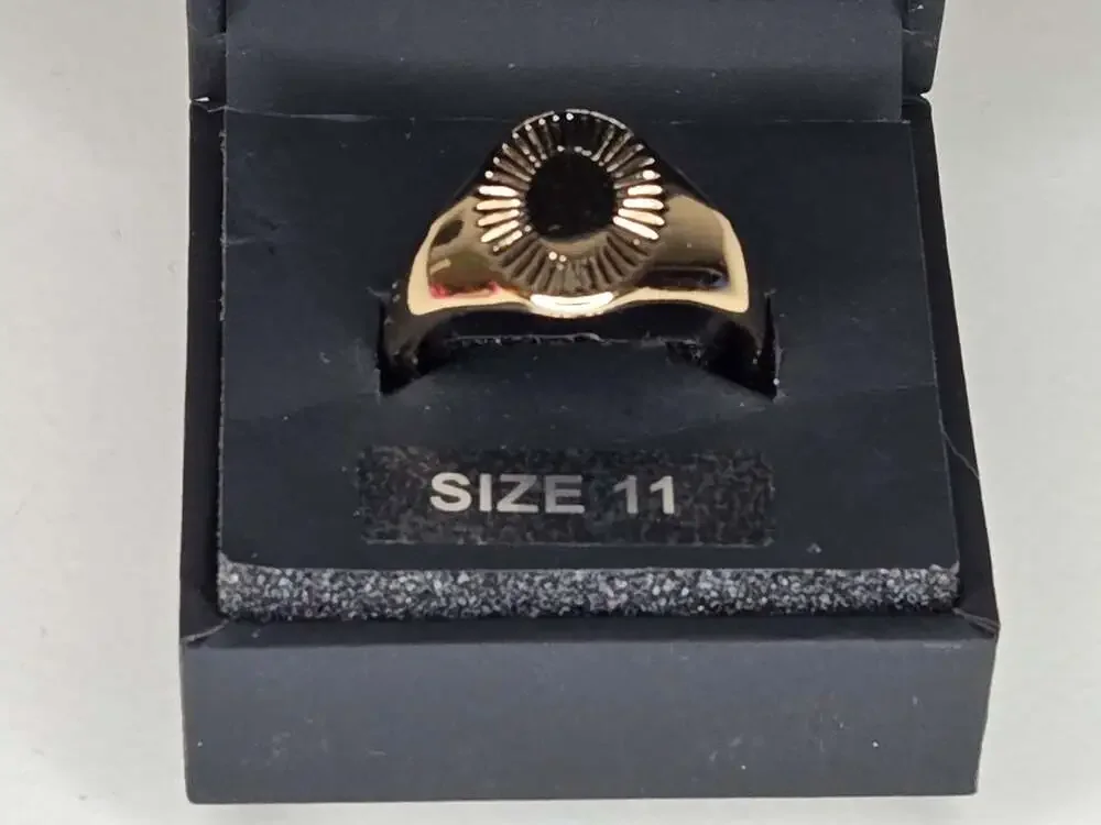 Steve Madden Gold-Tone Sunburst Signet Ring Size 11